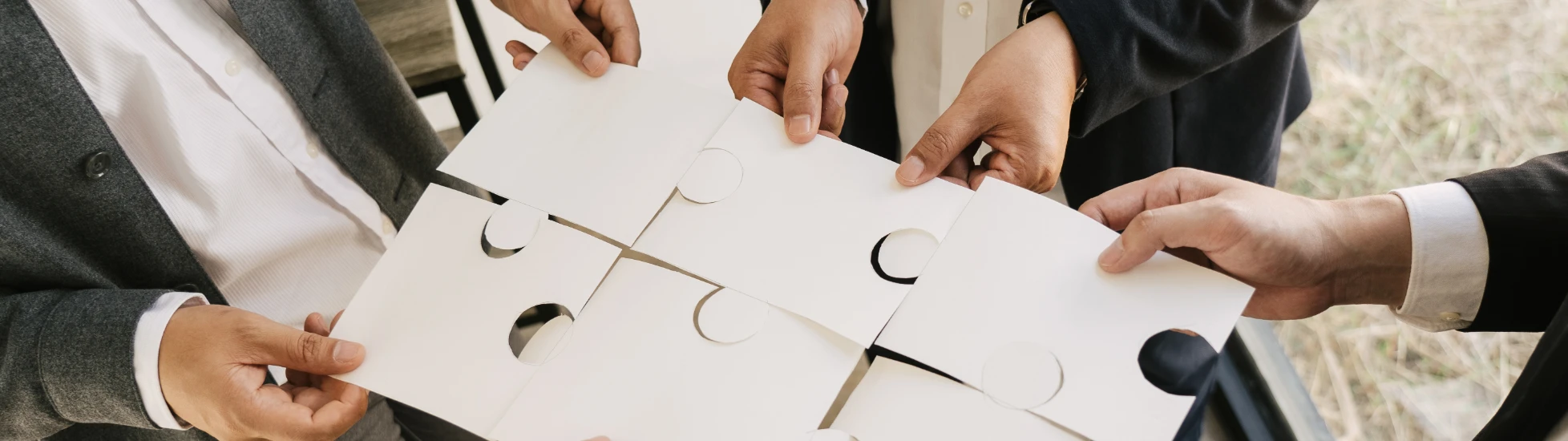 Connectivity-teamwork-puzzle